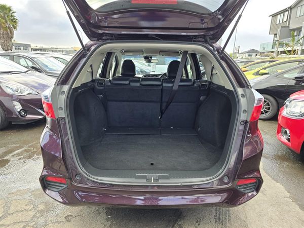 2015 Honda Shuttle **Z Sensing****Hybrid**Cruise Control**Heating & Half Leather Seats**Push Start**Factory Alloys**Reversing Camera** Carousel 11