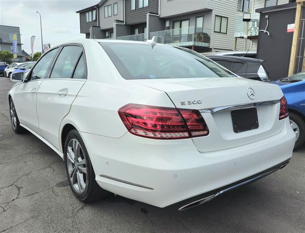 2015 Mercedes-Benz E 300 **Cruise Control**Electric Seats**Reversing Camera** Carousel 6