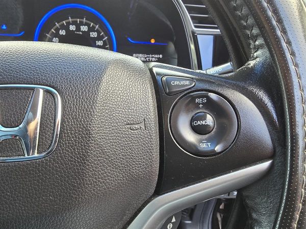 2015 Honda Shuttle **Z Sensing****Hybrid**Cruise Control**Heating & Half Leather Seats**Push Start**Factory Alloys**Reversing Camera** Carousel 17