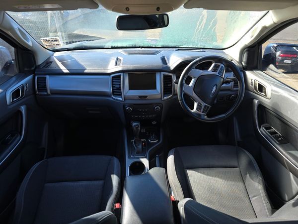 2016 Ford EVEREST Carousel 5