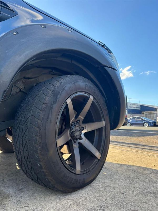 2016 Ford EVEREST Carousel 4