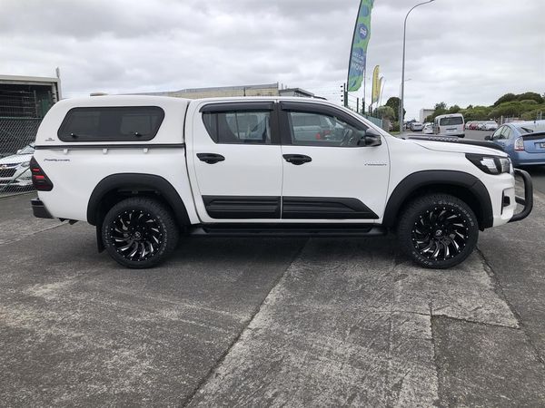 2019 Toyota Hilux SR TD DC 2.8D Carousel 2