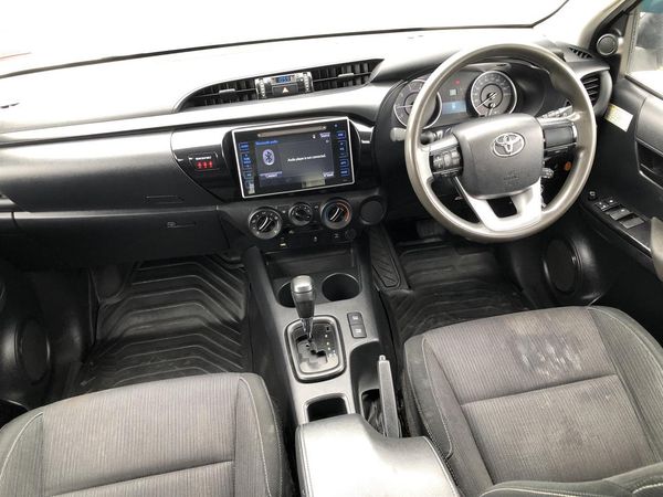 2019 Toyota Hilux SR TD DC 2.8D Carousel 1