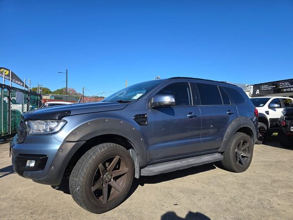 2016 Ford EVEREST Carousel 1