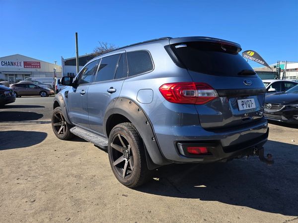 2016 Ford EVEREST Carousel 2