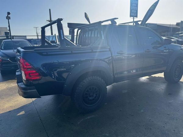 2021 Toyota Hilux WM DC 2.7P/6AT Carousel 3