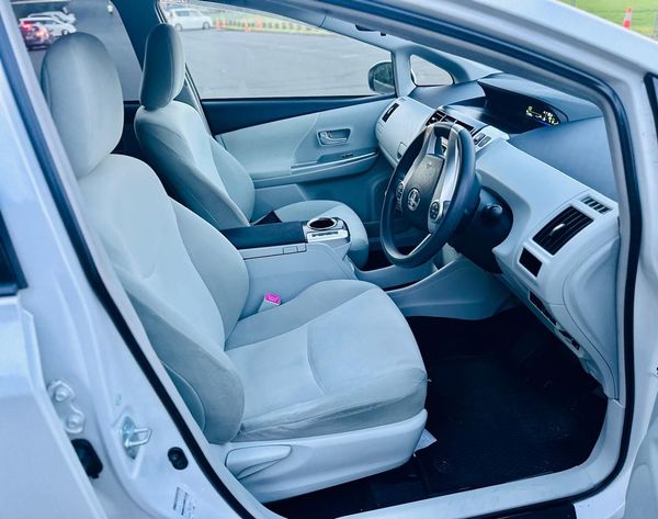 2015 Toyota Prius Carousel 1