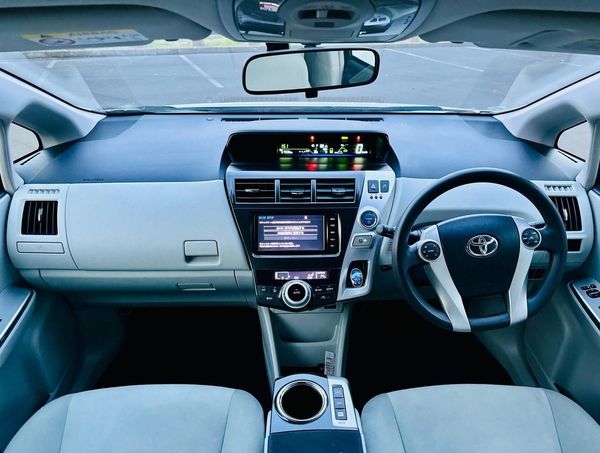 2015 Toyota Prius Carousel 2