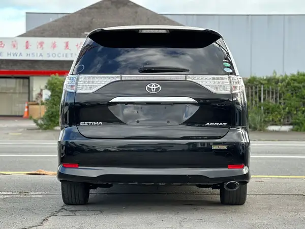 2016 Toyota Estima Carousel 4