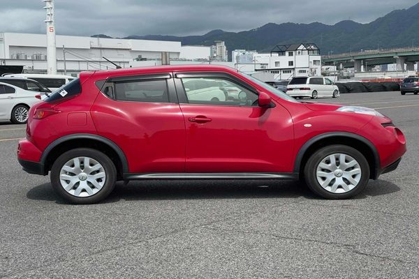 2014 Nissan Juke 15RX Type V Carousel 3