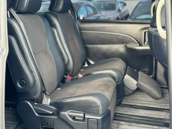 2016 Toyota Estima Carousel 7