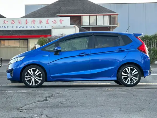 2013 Honda Fit Hybrid Carousel 7