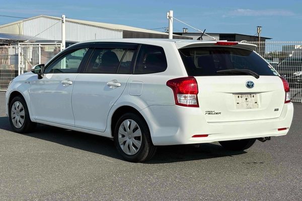 2014 Toyota Corolla Fielder HYBRID