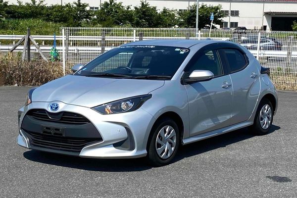 2020 Toyota Yaris Hybrid X Carousel 6