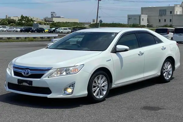 2013 Toyota Camry Hybrid G Package Carousel 1
