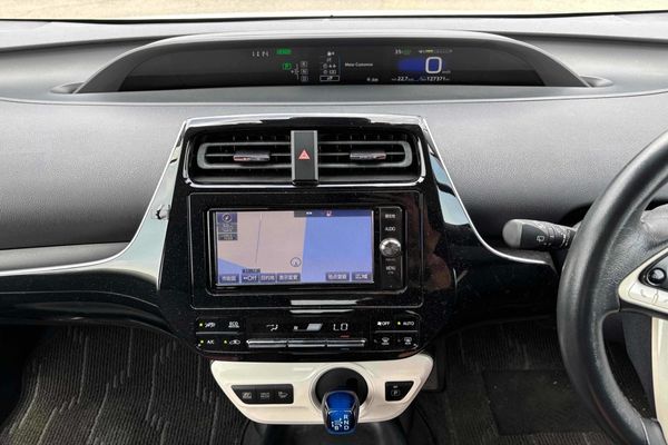2017 Toyota Prius HYBRID S Carousel 9