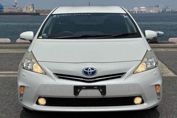 2012 Toyota Prius Alpha HYBRID 7-Seater Carousel 8