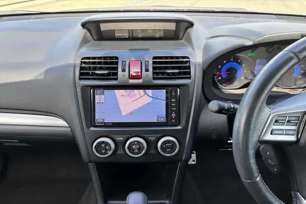 2014 Subaru XV HYBRID 2.0 I-L EYESIGHT AWD Carousel 9