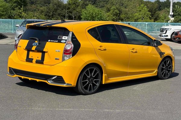 2013 Toyota Aqua G GS Carousel 3