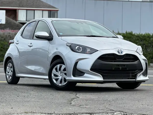 2021 Toyota Yaris HYBRID X