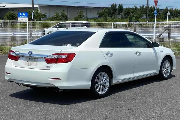 2013 Toyota Camry Hybrid G Package Carousel 2