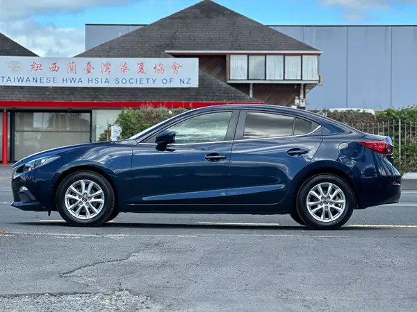 2014 Mazda Axela Skyactiv Carousel 3