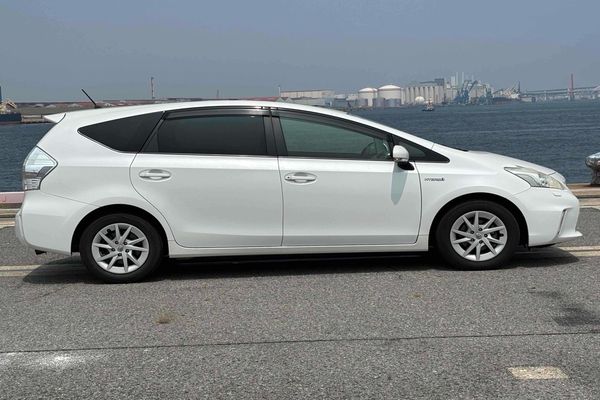 2012 Toyota Prius Alpha HYBRID 7-Seater Carousel 6