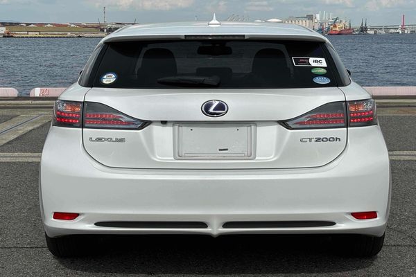 2012 Lexus CT 200h HYBRID Carousel 4