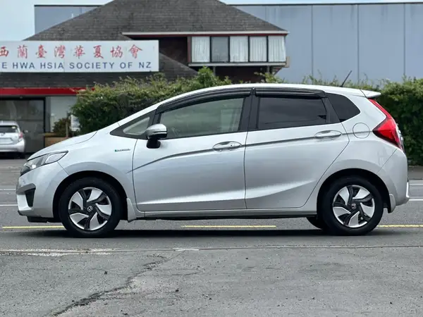 2013 Honda Fit HYBRID F