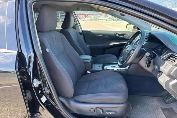 2012 Toyota Camry HYBRID G Carousel 8