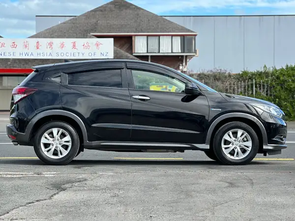 2016 Honda Vezel Carousel 2