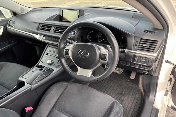 2012 Lexus CT 200h HYBRID Carousel 6