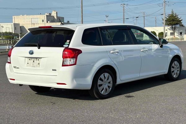 2014 Toyota Corolla Fielder HYBRID Carousel 7