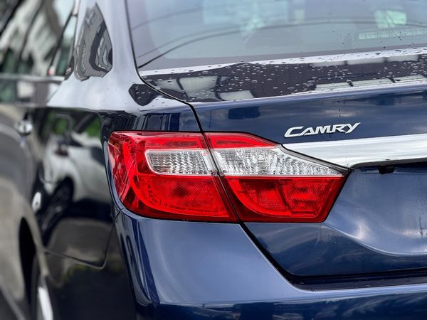 2013 Toyota Camry HYBRID G PACKAGE Carousel 6