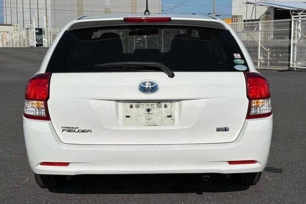 2014 Toyota Corolla Fielder HYBRID Carousel 1