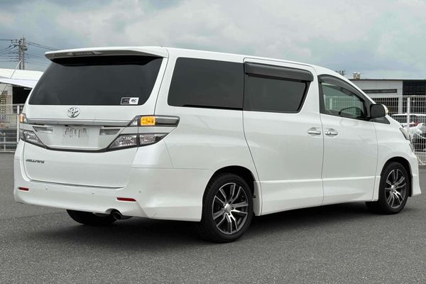 2012 Toyota Vellfire 2.4Z Carousel 7