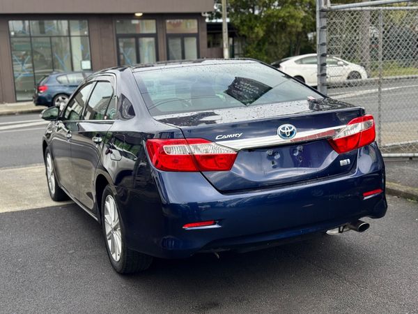 2013 Toyota Camry HYBRID G PACKAGE Carousel 4