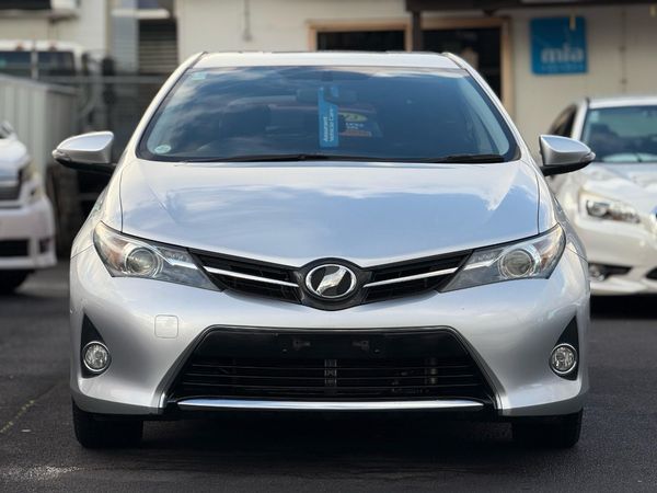 2015 Toyota Auris Carousel 3