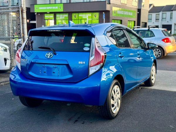 2015 Toyota Aqua Hybrid S Carousel 7