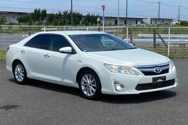2013 Toyota Camry Hybrid G Package Carousel 9