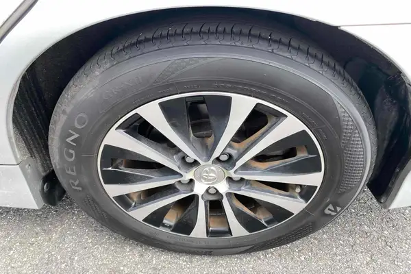 2013 Toyota Sai Carousel 1