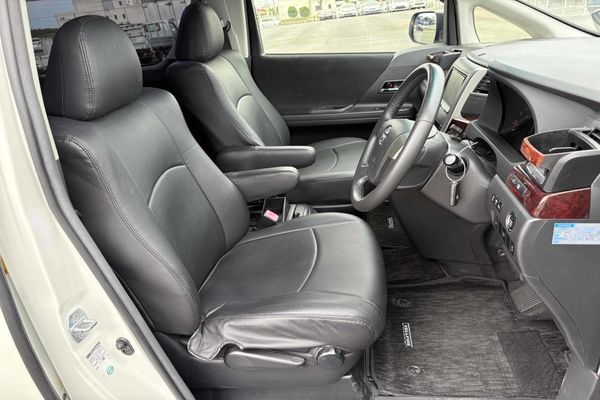 2012 Toyota Vellfire 2.4Z Carousel 9