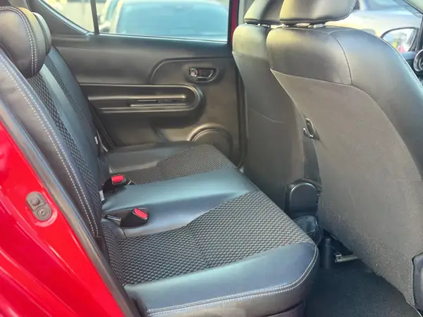 2017 Toyota Aqua CROSSOVER Hybrid *Leather* Carousel 7