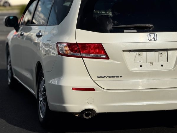2011 Honda Odyssey 7-Seater Carousel 4