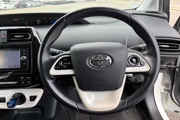 2017 Toyota Prius HYBRID S Carousel 1