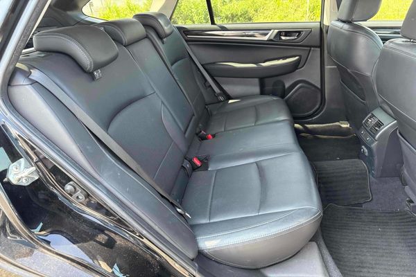 2015 Subaru Outback LIMITED Carousel 7