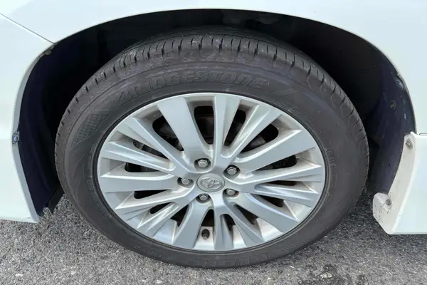 2012 Toyota Vellfire 2.4Z *8-Seater* Carousel 6