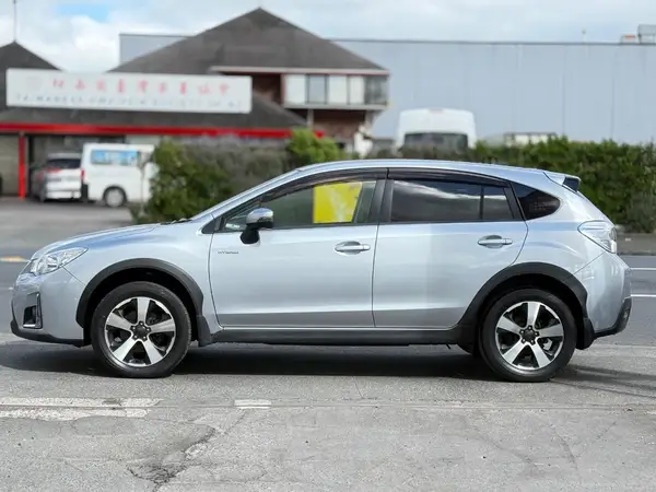 2015 Subaru XV AWD 2.0i-L Hybrid Eyesight Carousel 3