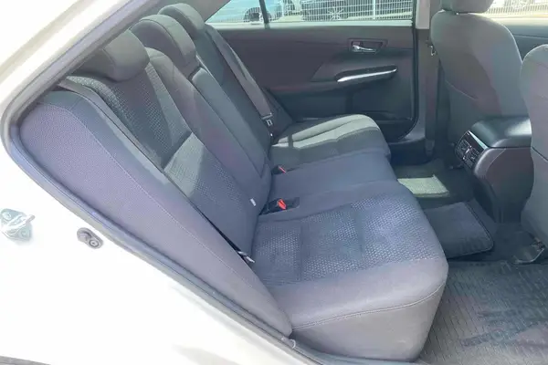2013 Toyota Camry Hybrid G Package Carousel 8