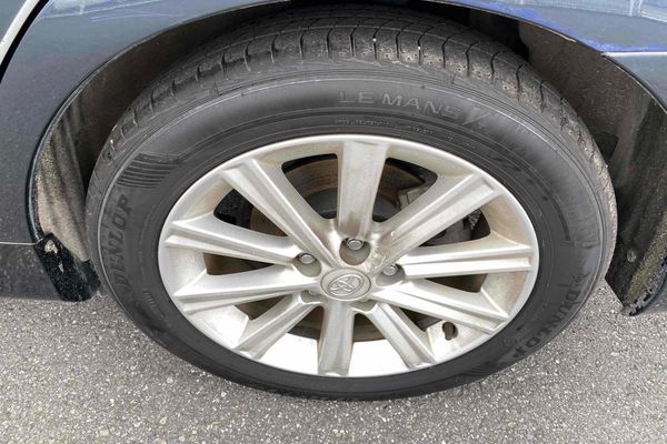 2012 Toyota Camry Carousel 3